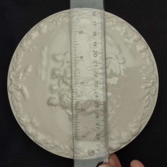 Von Schierholz Capri Porcelain Trinket Box w/Lid 6" Diameter 2" Height - Picture 6 of 9